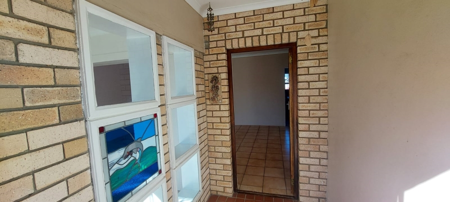 4 Bedroom Property for Sale in Wavecrest Eastern Cape